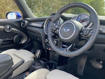 Used MINI Convertible 2020 for sale - 75718449: Photo
