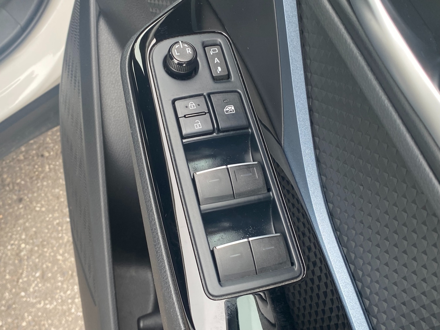 Used Toyota C-HR 2020 for sale - 78183514: Photo 40