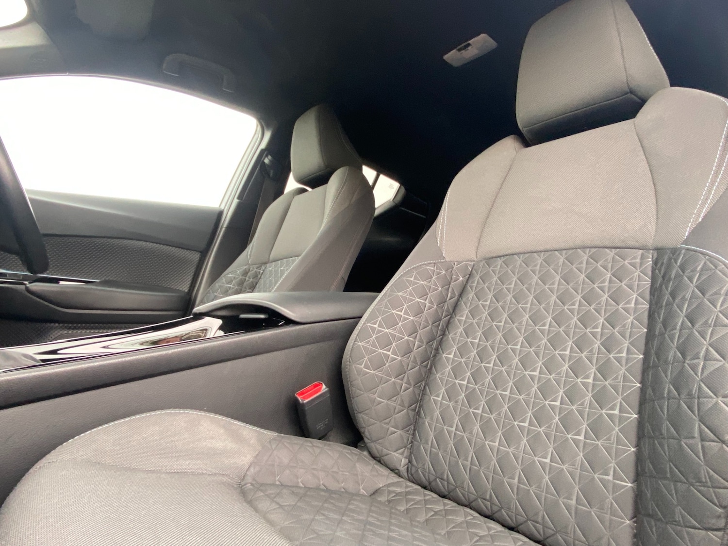 Used Toyota C-HR 2020 for sale - 78183514: Photo 5