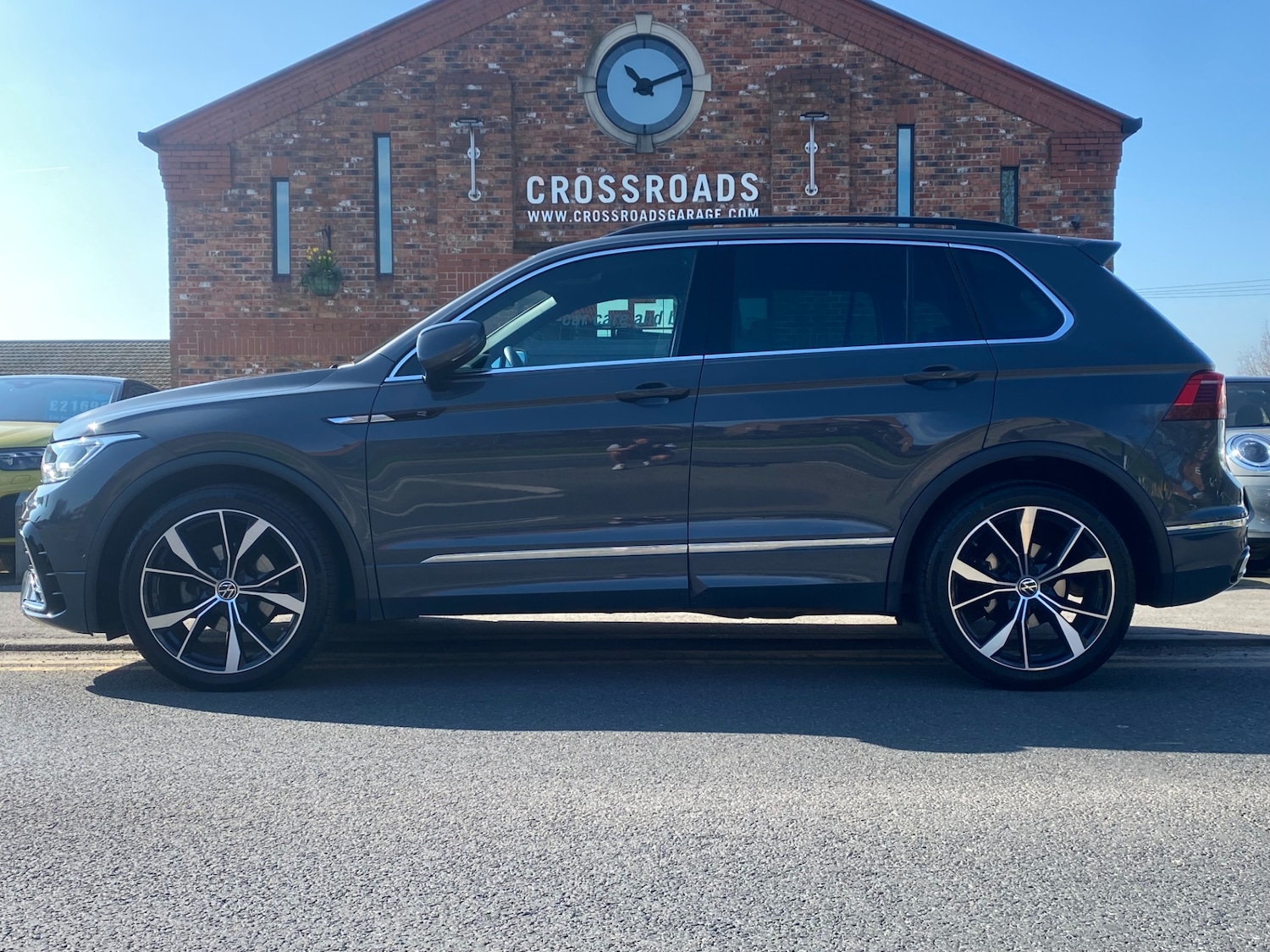 Used Volkswagen Tiguan 2023 for sale - 77954452: Photo 2