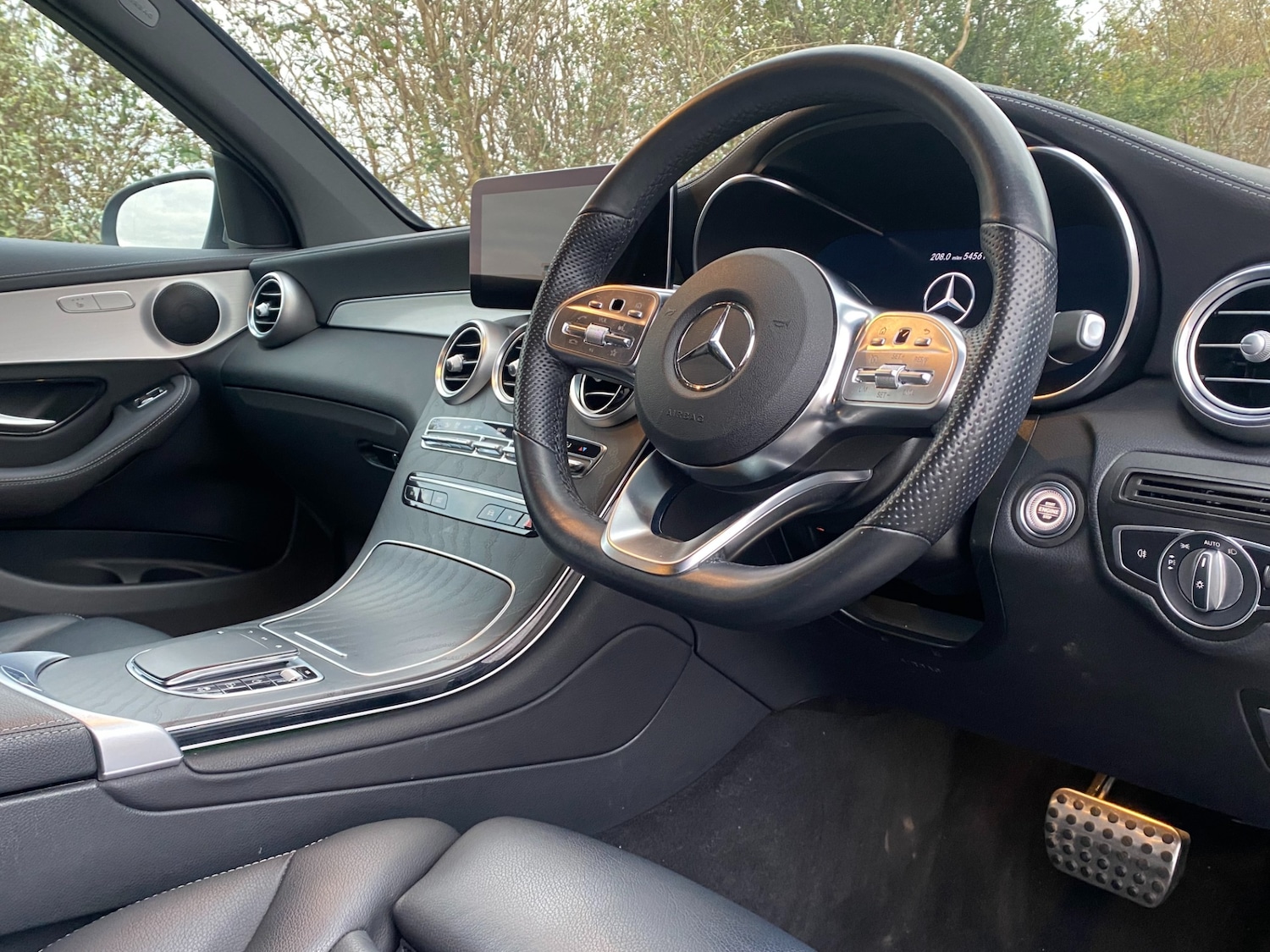 Used Mercedes-Benz GLC 2022 for sale - 76606030: Photo 4