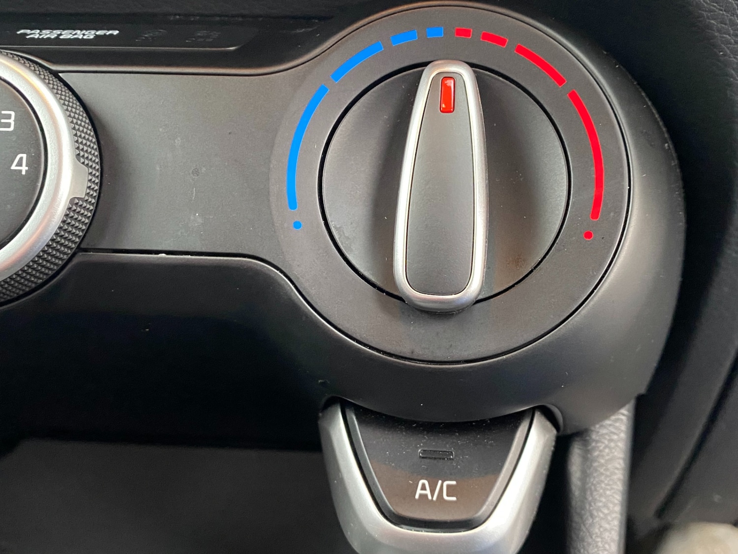 Used Kia Picanto 2023 for sale - 76963601: Photo 35