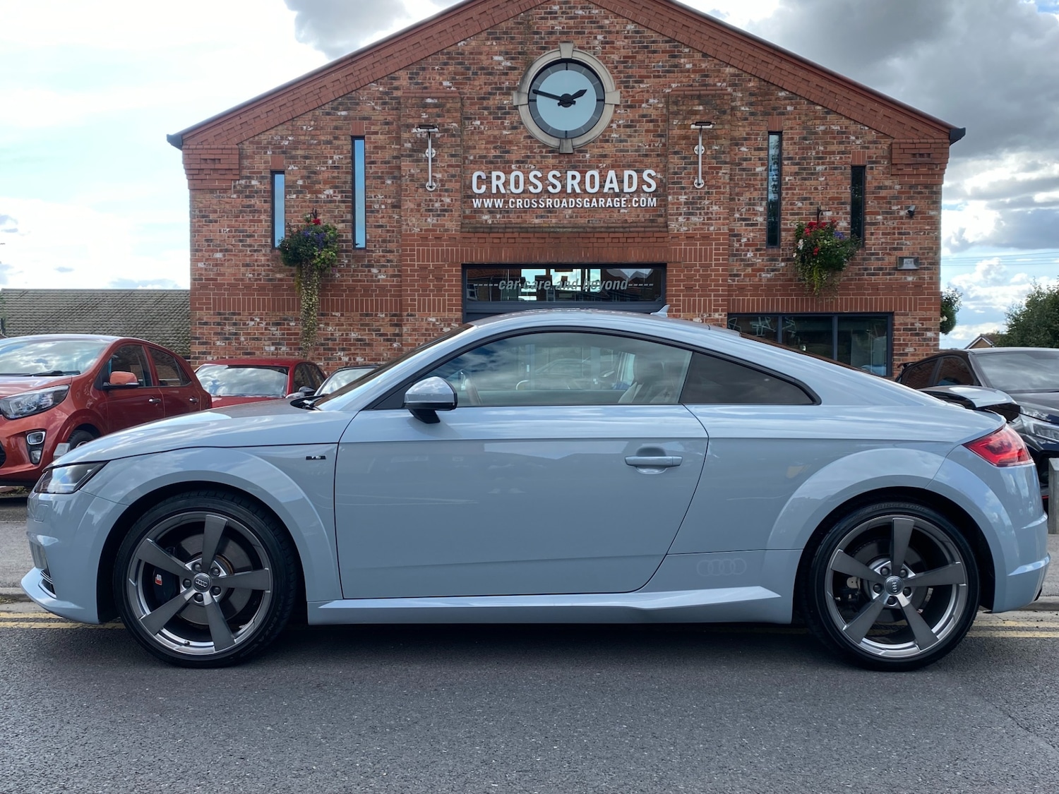Used Audi TT 2019 for sale - 77532450: Photo 2