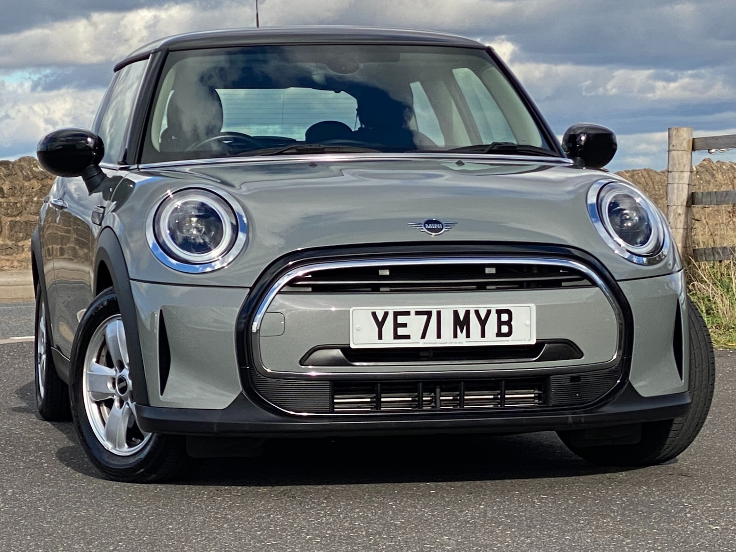 Used MINI Hatch 2021 for sale - 76376977: Photo 1