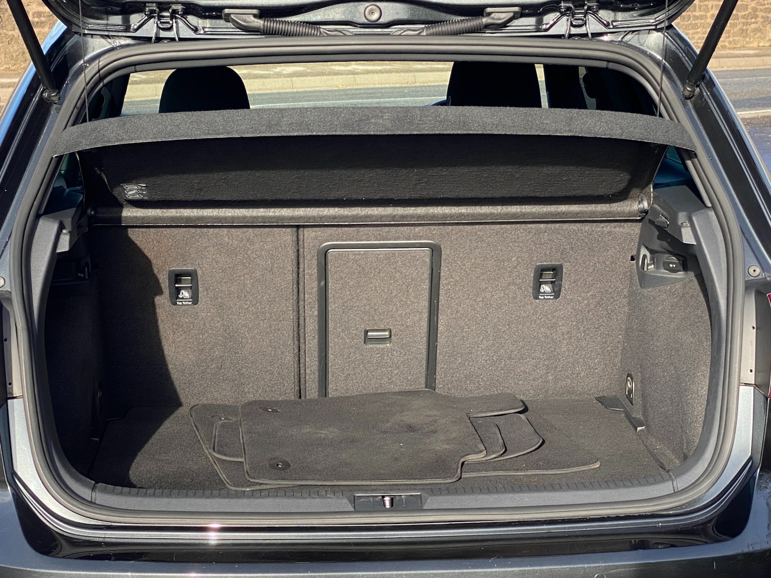 Used Volkswagen Golf 2016 for sale - 76837479: Photo 37