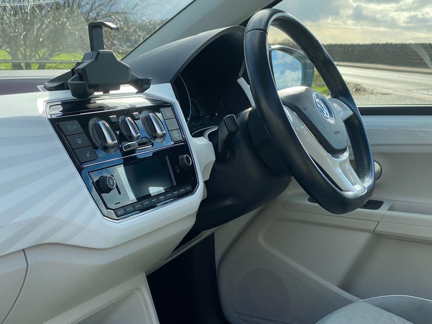 Used Volkswagen up! 2018 for sale - 77881427: Photo 23