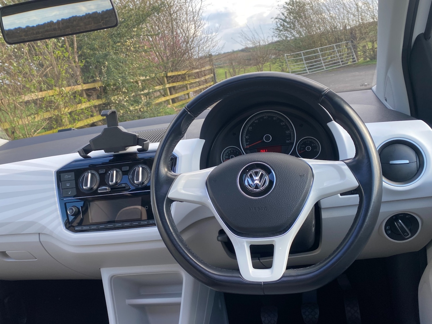 Used Volkswagen up! 2018 for sale - 77881427: Photo 24