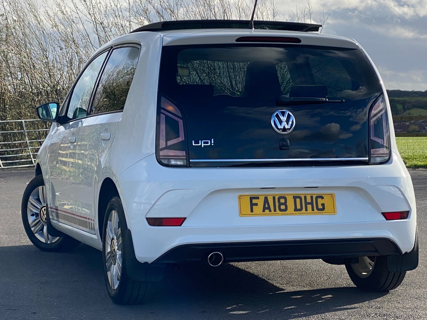 Used Volkswagen up! 2018 for sale - 77881427: Photo 3