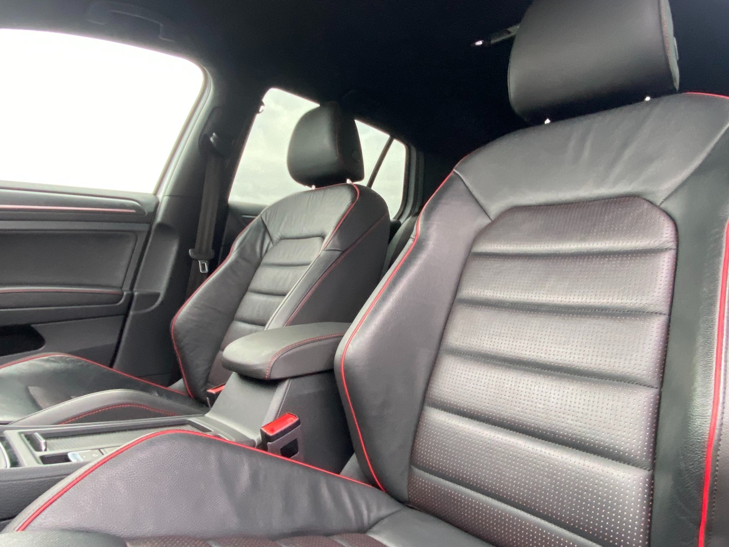 Used Volkswagen Golf 2018 for sale - 76596602: Photo 5