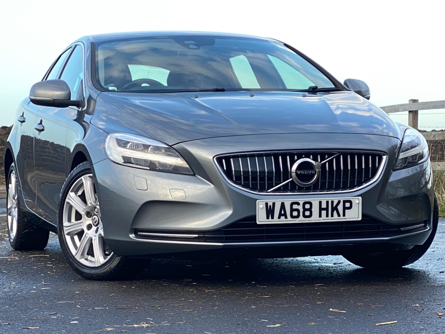 Used Volvo V40 2018 for sale - 76864151: Photo 1