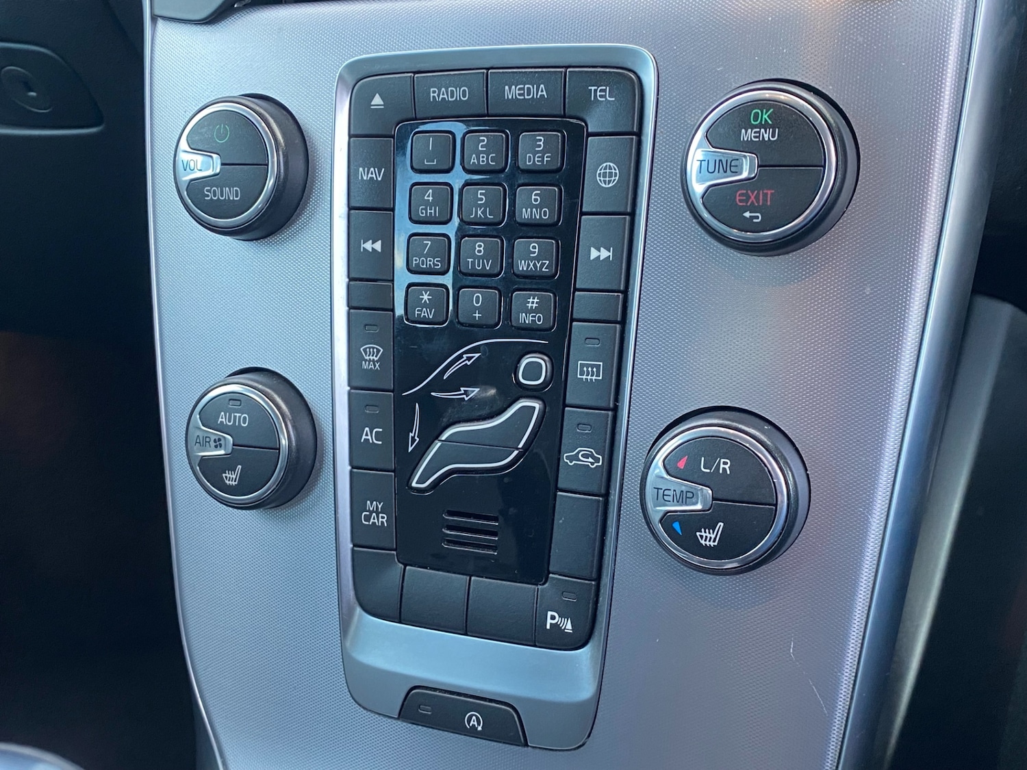 Used Volvo V40 2018 for sale - 76864151: Photo 12