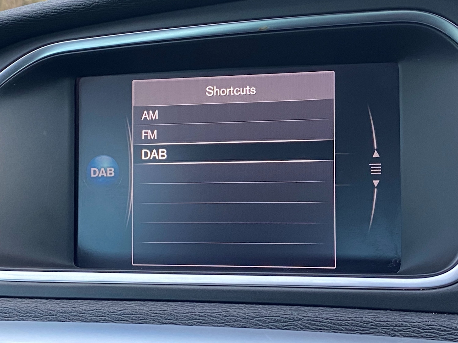 Used Volvo V40 2018 for sale - 76864151: Photo 24