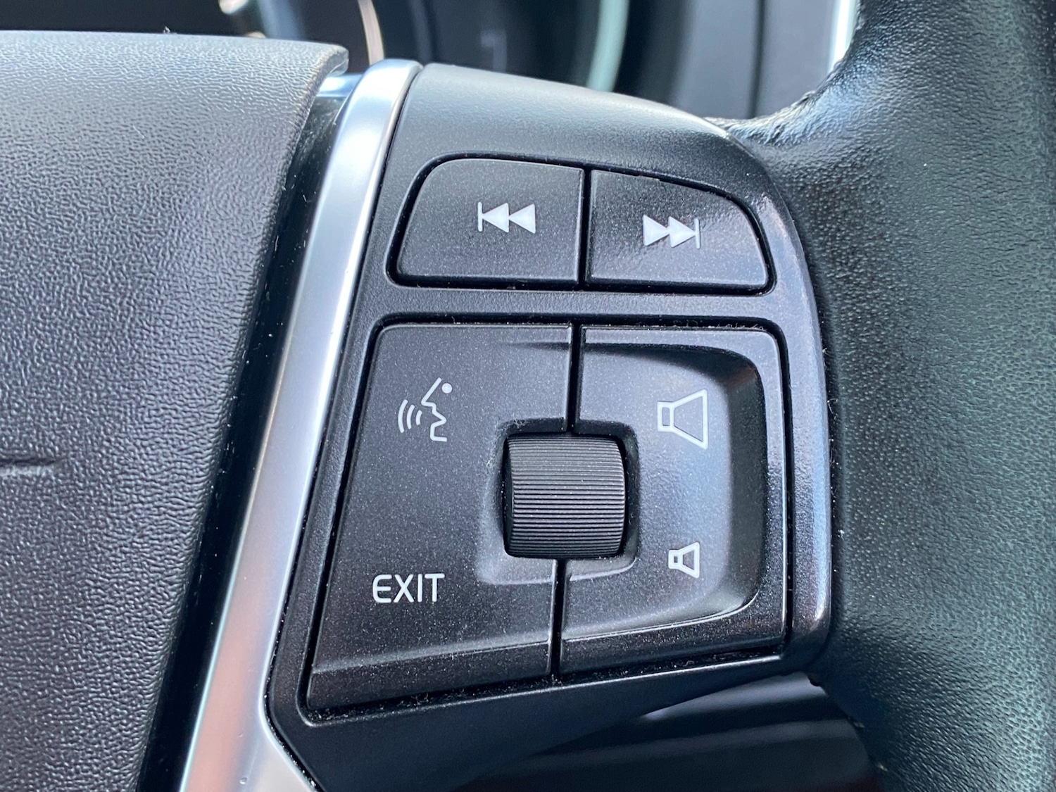 Used Volvo V40 2018 for sale - 76864151: Photo 27