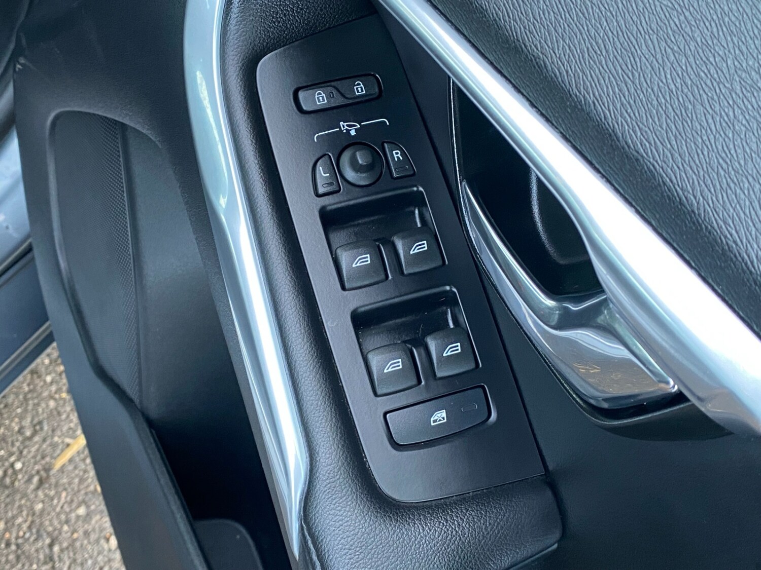 Used Volvo V40 2018 for sale - 76864151: Photo 38