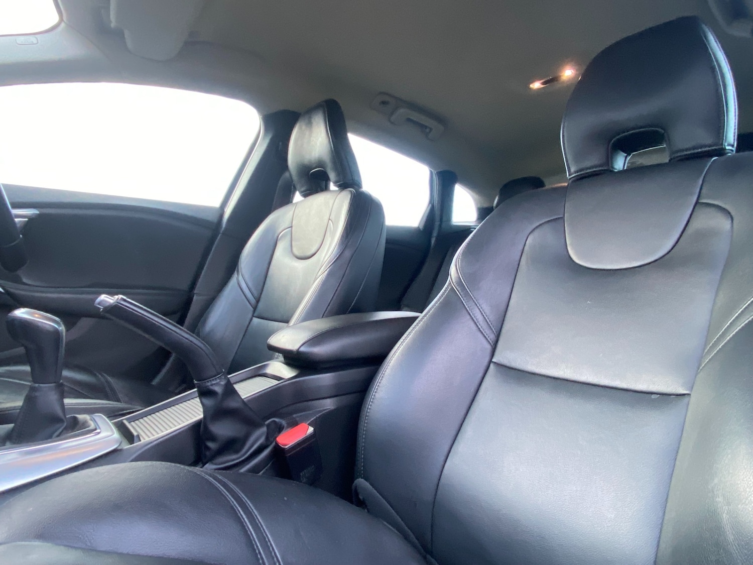 Used Volvo V40 2018 for sale - 76864151: Photo 5