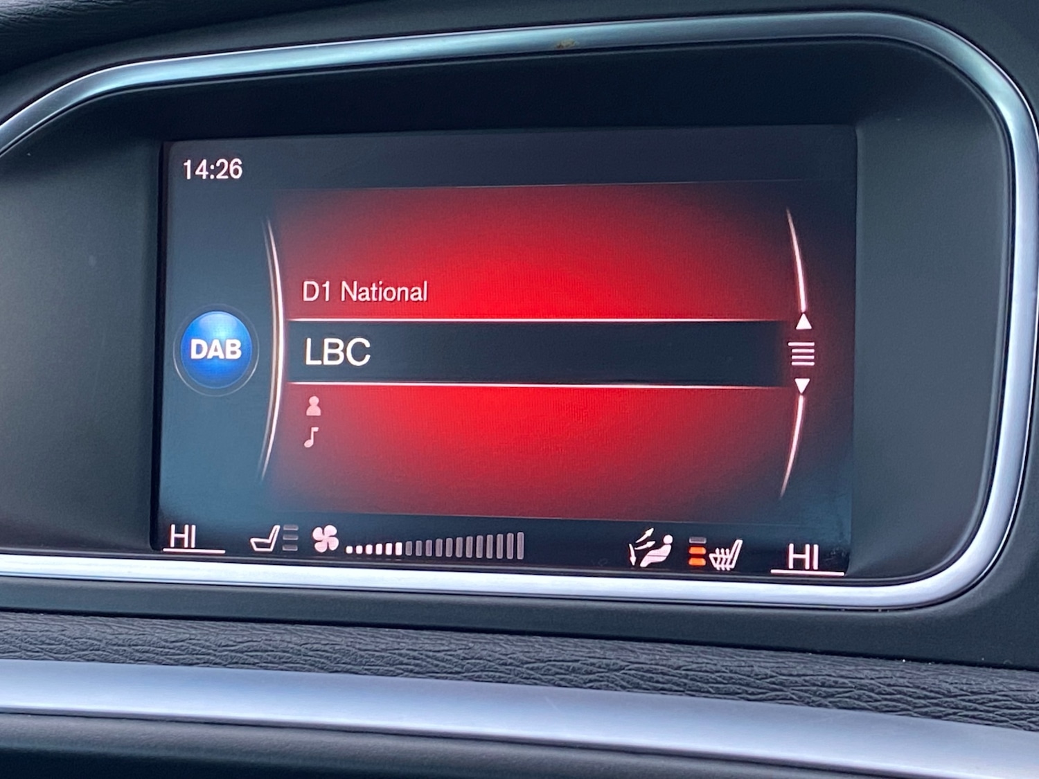 Used Volvo V40 2018 for sale - 76864151: Photo 8