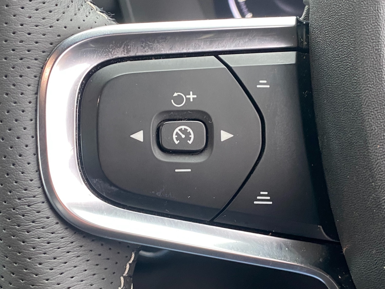 Used Volvo XC40 2020 for sale - 77304822: Photo 30