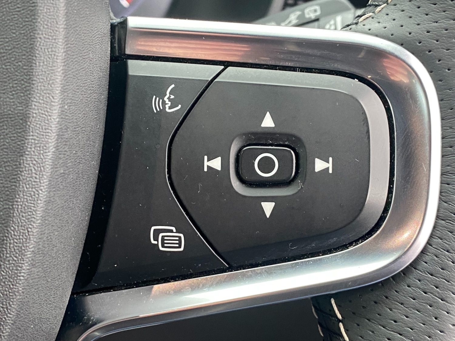 Used Volvo XC40 2020 for sale - 77304822: Photo 31