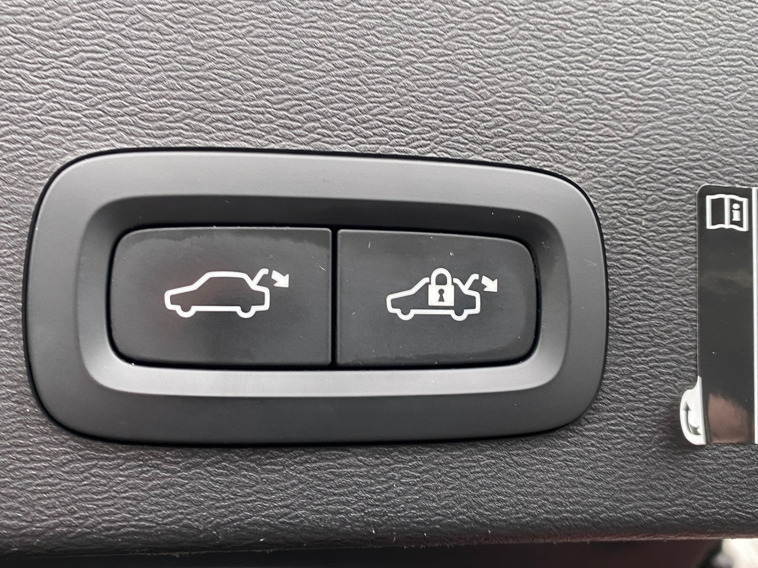 Used Volvo XC40 2020 for sale - 77304822: Photo 47