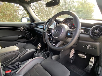 Used MINI Hatch 2024 for sale - 76244004: Photo 4