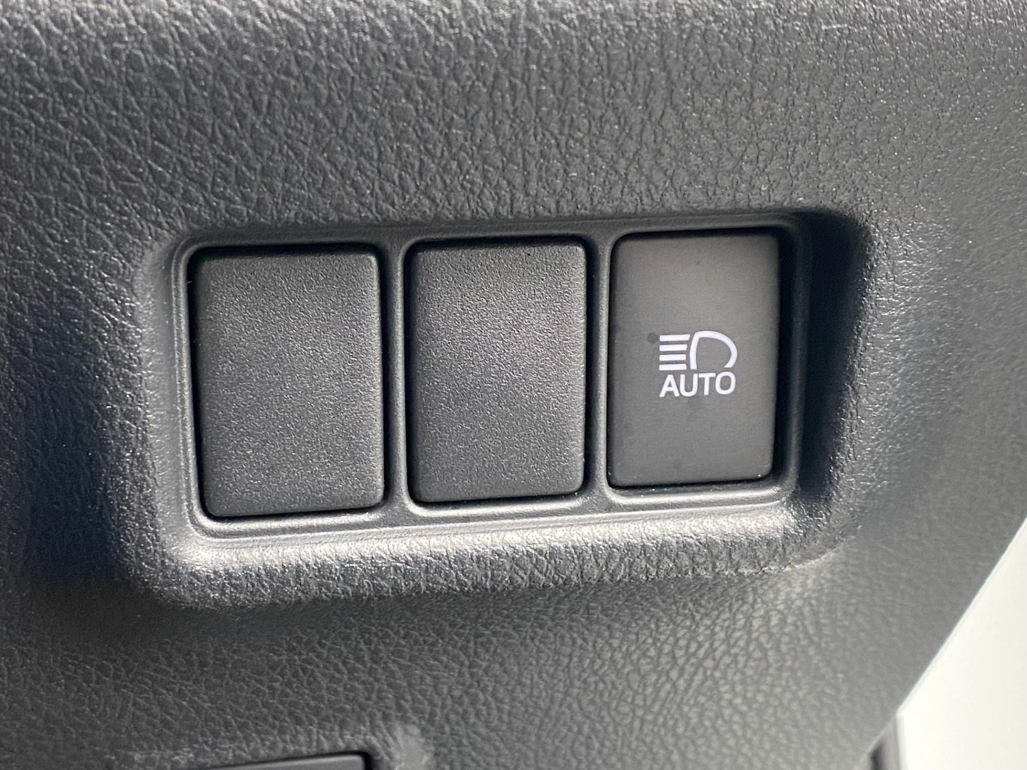 Used Toyota C-HR 2023 for sale - 76987124: Photo 42