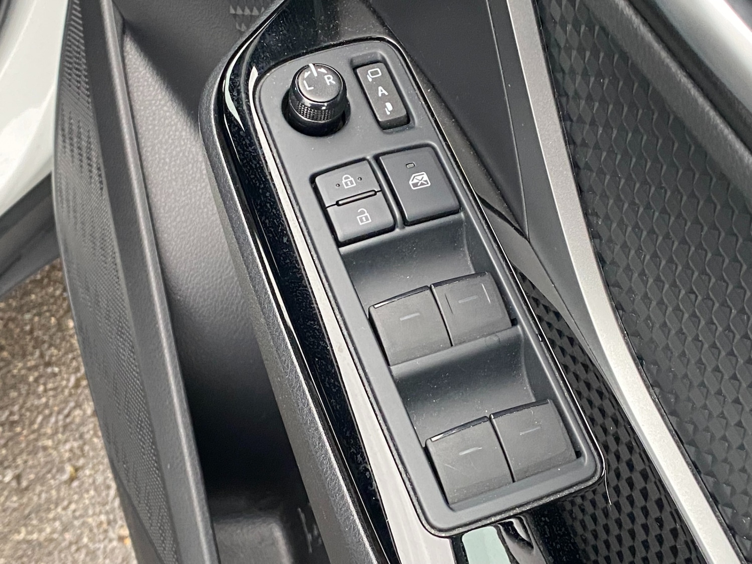 Used Toyota C-HR 2023 for sale - 76987124: Photo 44