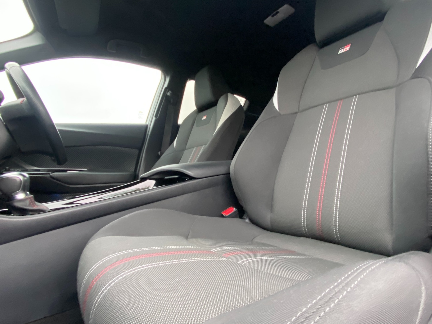 Used Toyota C-HR 2023 for sale - 76987124: Photo 5