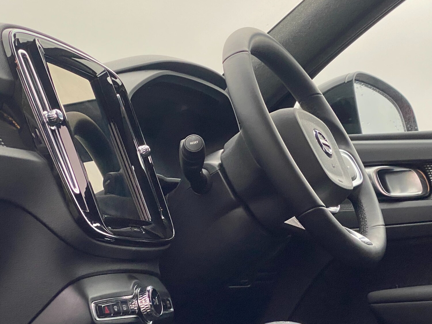 Used Volvo XC40 2022 for sale - 77306379: Photo 35