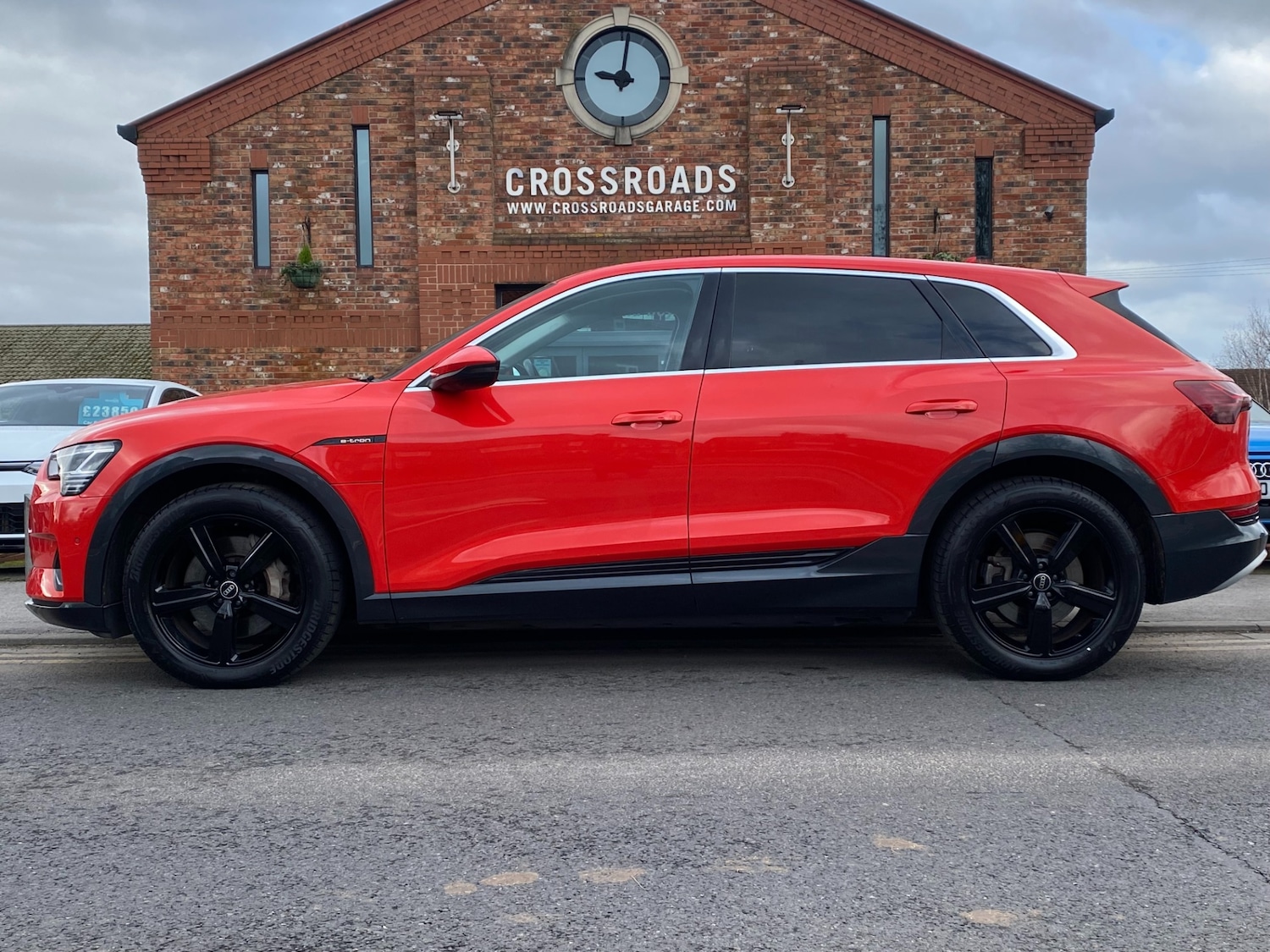 Used Audi e-tron 2020 for sale - 77643871: Photo 2