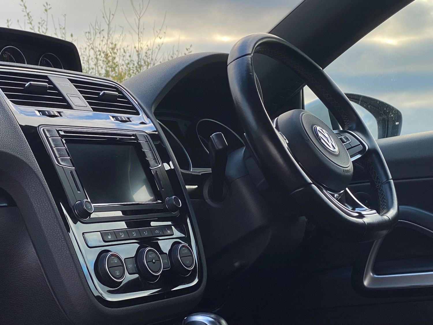 Used Volkswagen Scirocco 2017 for sale - 76521452: Photo 32