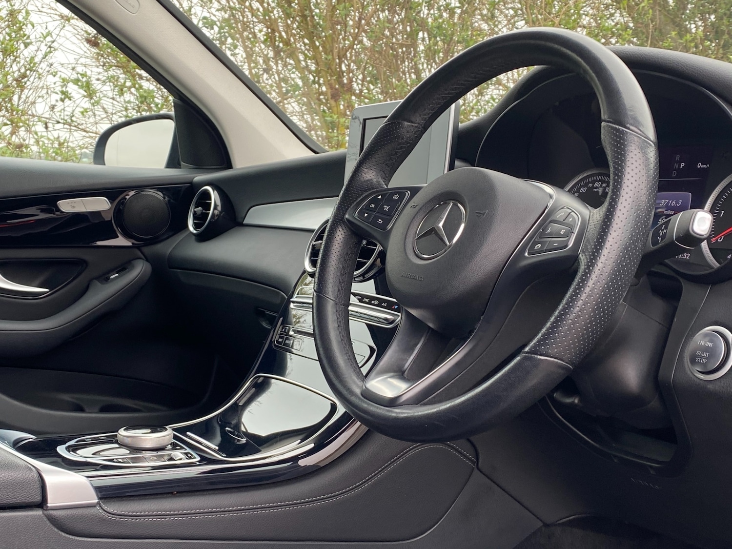 Used Mercedes-Benz GLC 2019 for sale - 77968965: Photo 4