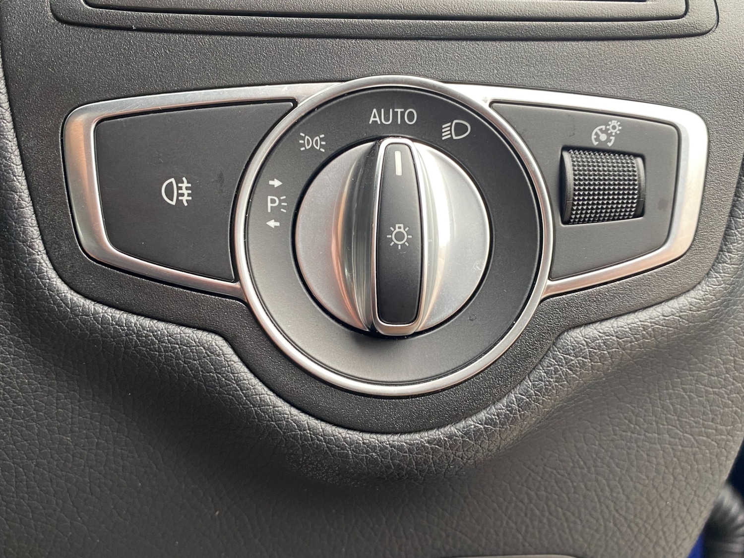 Used Mercedes-Benz GLC 2019 for sale - 77968965: Photo 43