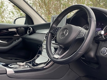 Used Mercedes-Benz GLC 2019 for sale - 77968965: Photo