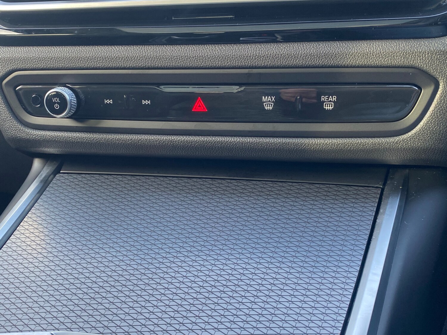 Used BMW 3 Series 2024 for sale - 77318713: Photo 29