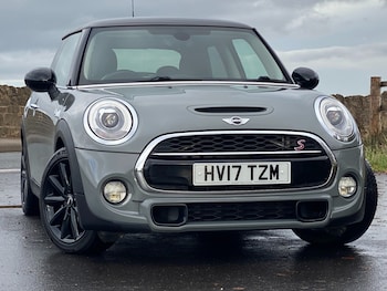 2017 (17) - 2.0 Cooper S 3dr - Sat Nav & Parking Sensors & Chili Pack