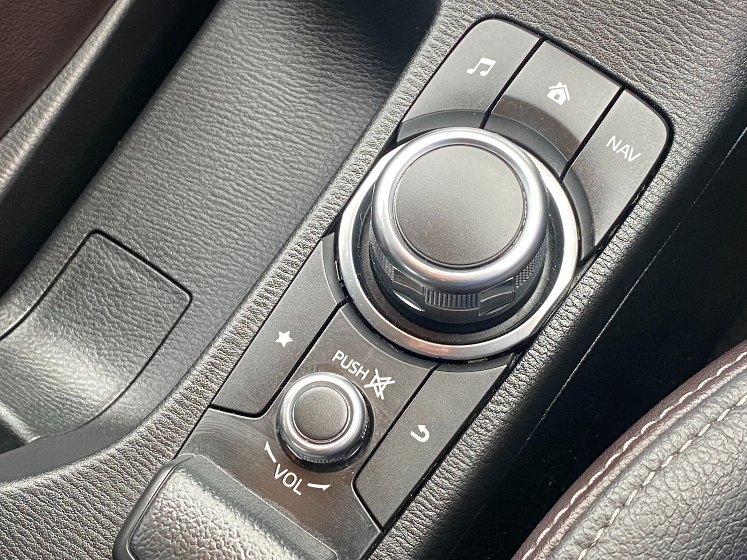 Used Mazda Mazda2 2019 for sale - 76799615: Photo 9