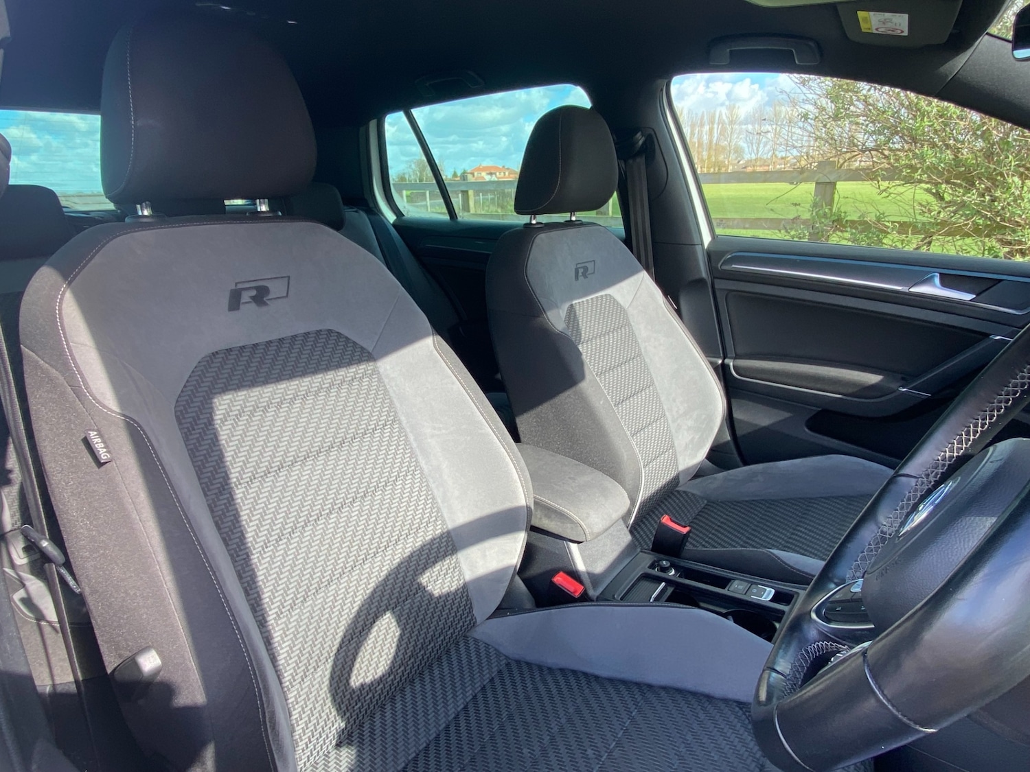 Used Volkswagen Golf 2019 for sale - 77891701: Photo 41