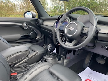 Used MINI Convertible 2024 for sale - 78141221: Photo