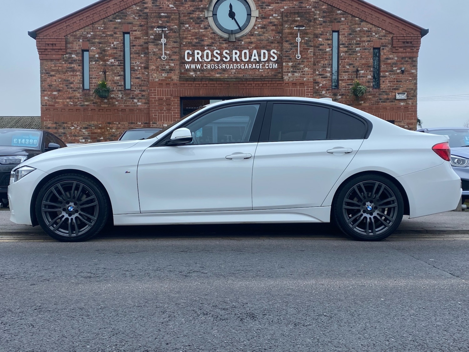 Used BMW 3 Series 2015 for sale - 77804945: Photo 2