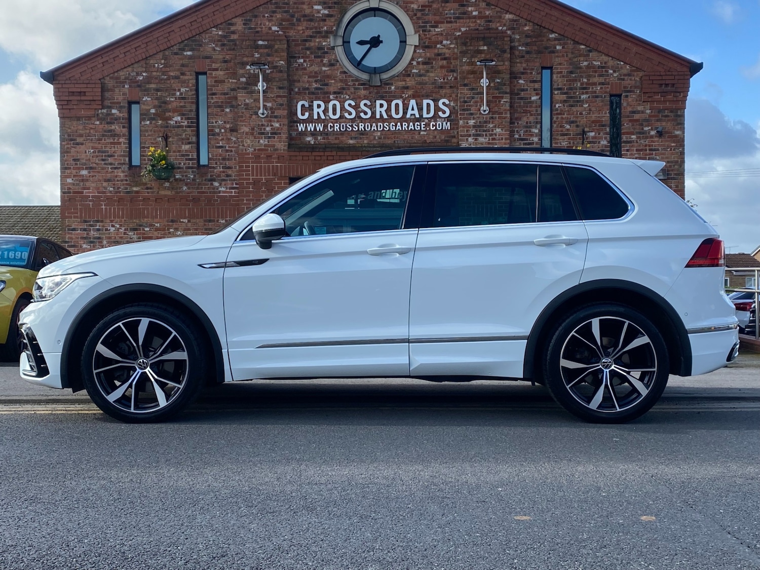 Used Volkswagen Tiguan 2023 for sale - 78057277: Photo 2