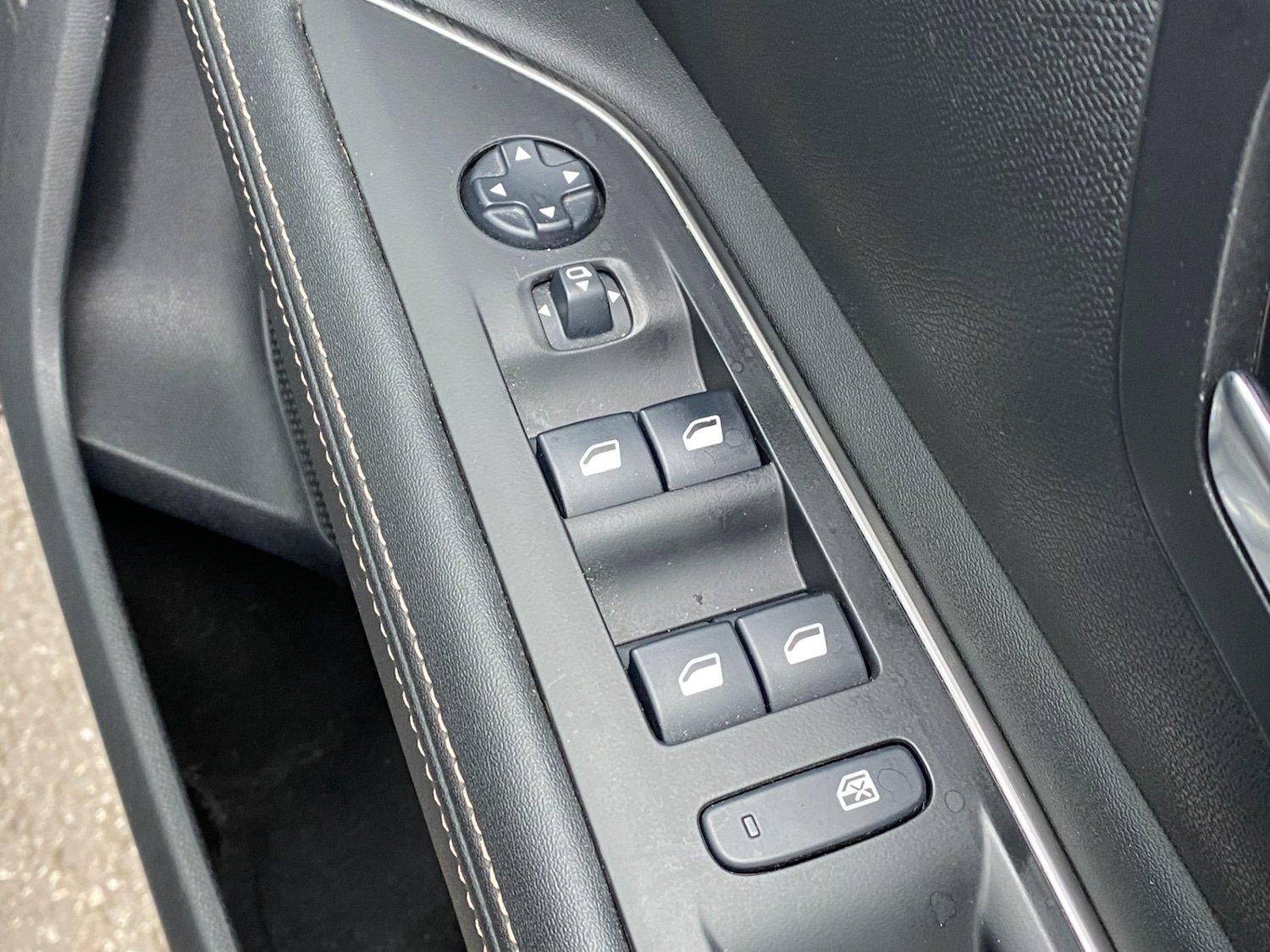 Used Peugeot 3008 2020 for sale - 77643375: Photo 45