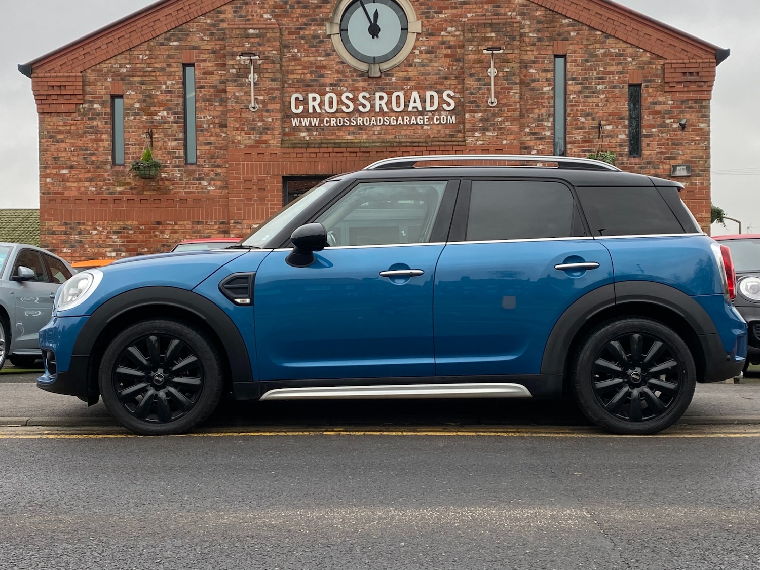 Used MINI Countryman 2018 for sale - 77037065: Photo 2
