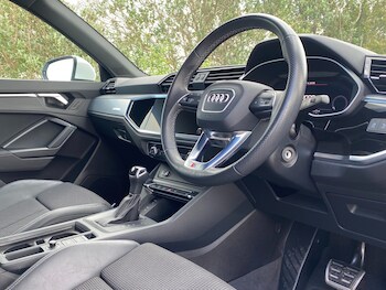 Used Audi Q3 2023 for sale - 78403324: Photo