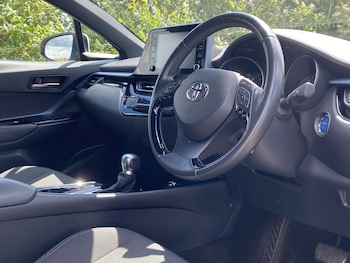 Used Toyota C-HR 2020 for sale - 78853008: Photo