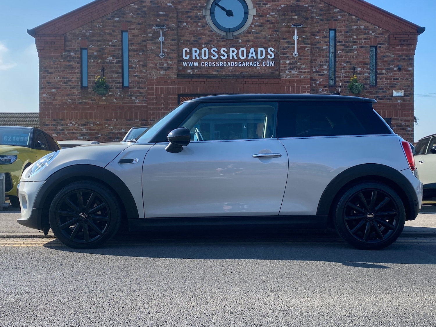 Used MINI Hatch 2019 for sale - 77954325: Photo 2