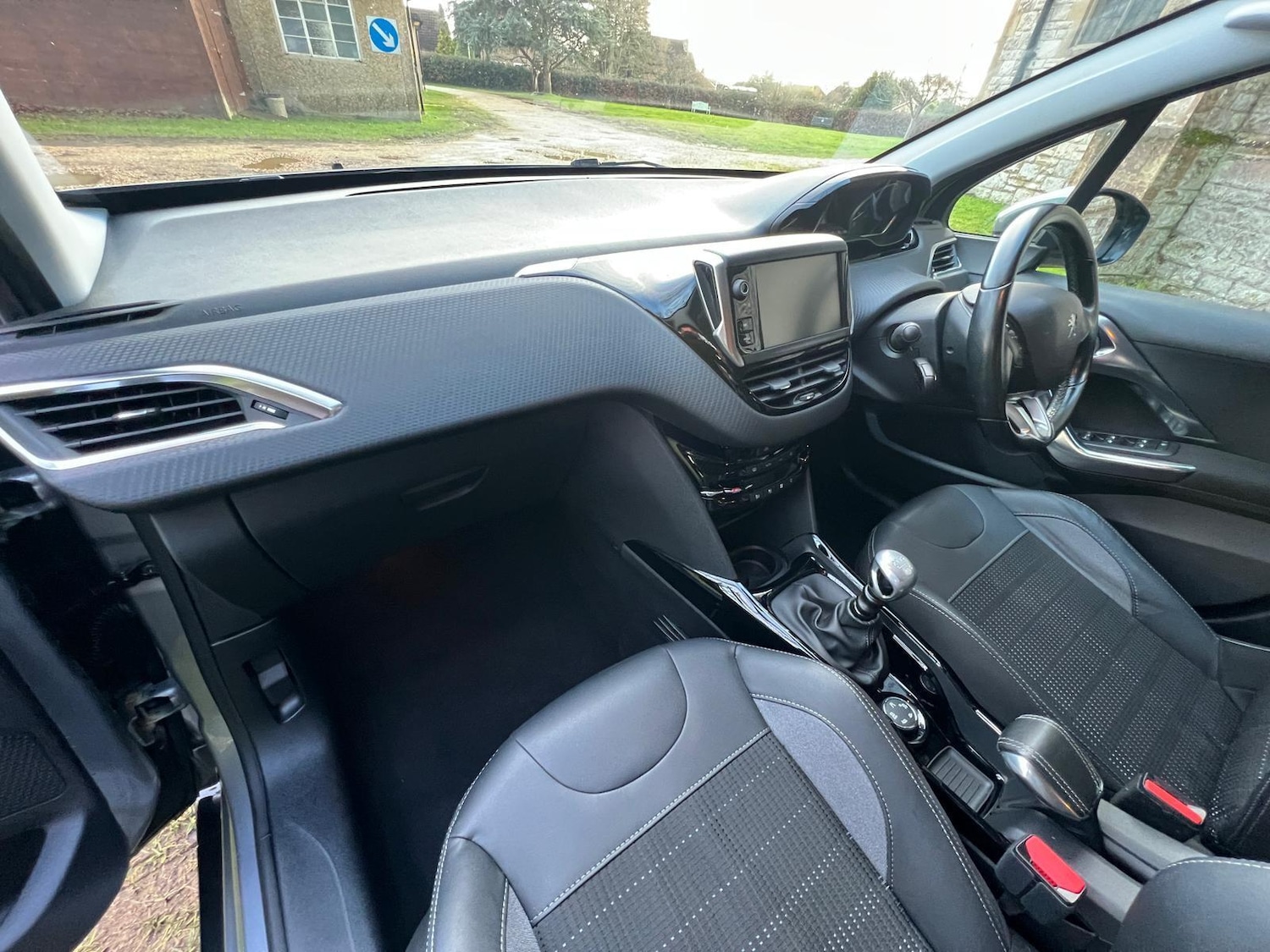 Used Peugeot 2008 2017 for sale - 77237828: Photo 25