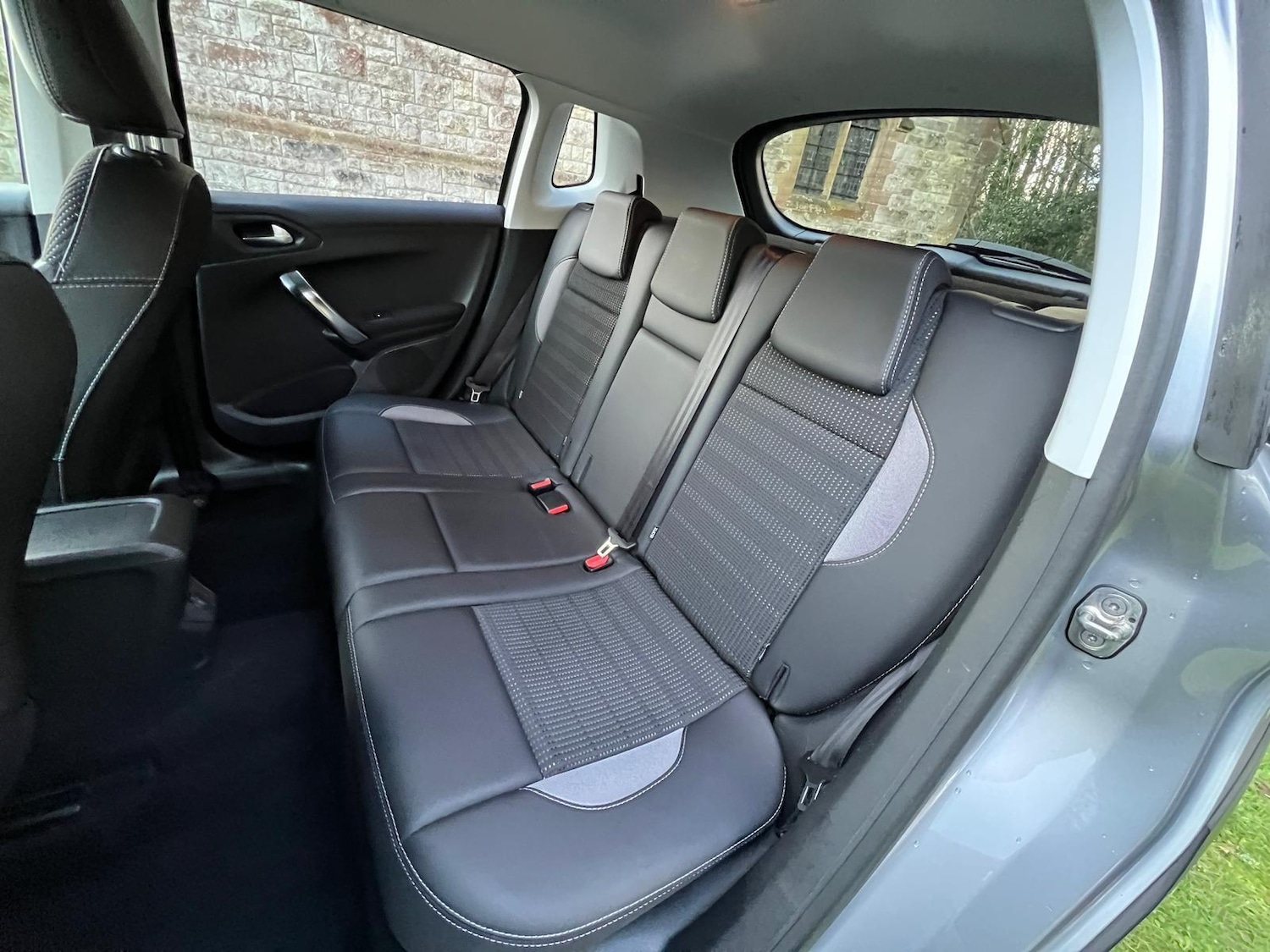 Used Peugeot 2008 2017 for sale - 77237828: Photo 27