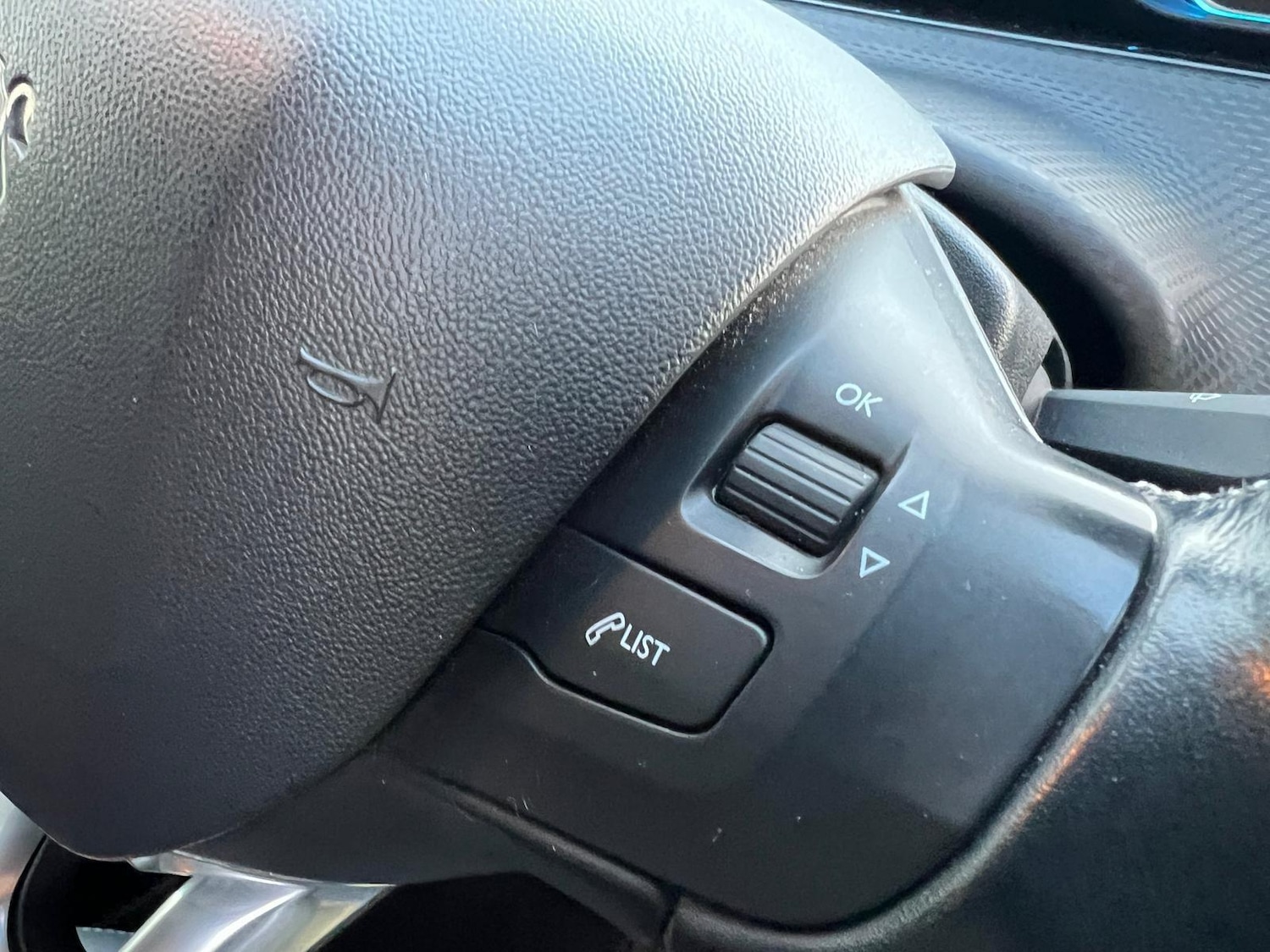 Used Peugeot 2008 2017 for sale - 77237828: Photo 33