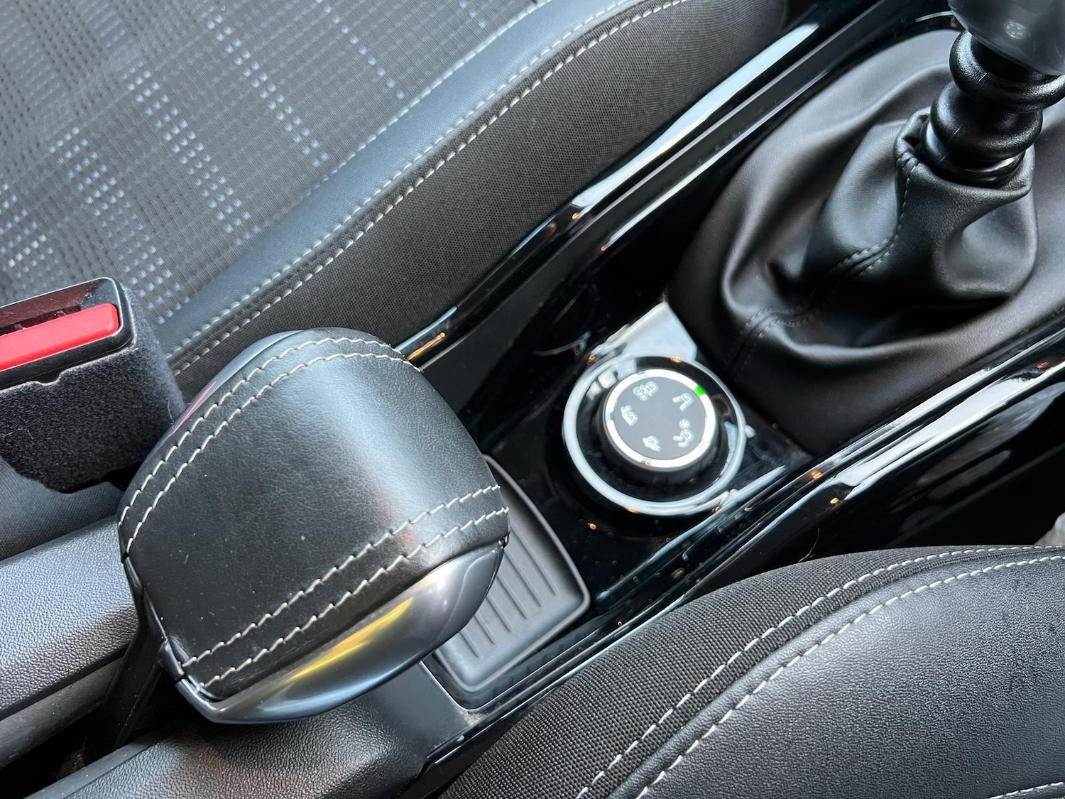 Used Peugeot 2008 2017 for sale - 77237828: Photo 37