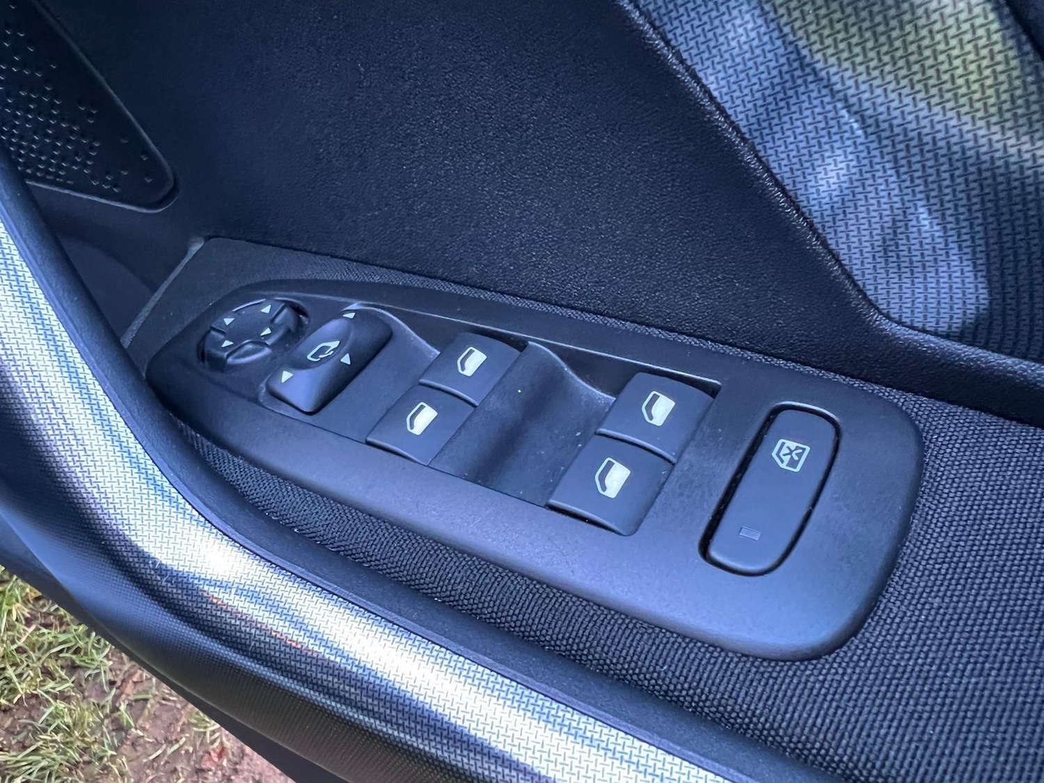 Used Peugeot 2008 2017 for sale - 77237828: Photo 48